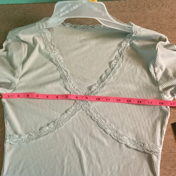 No Boundaries Juniors Lace Trim Ribbed T-Shirt Size Large - Picture 8 of 9